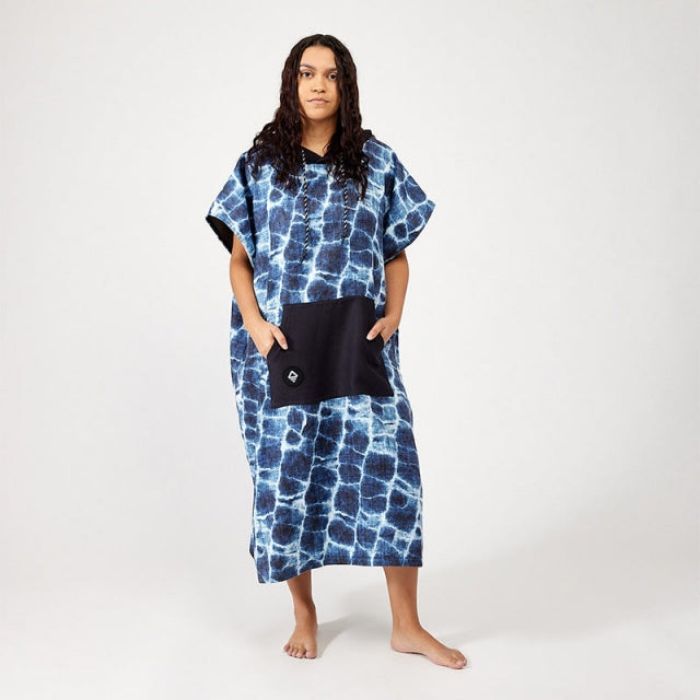 Nomadix Changing Poncho: Agua Blue S/m